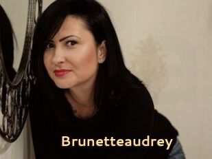 Brunetteaudrey