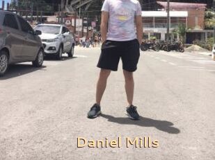 Daniel_Mills