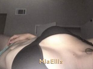 Mia_Ellis