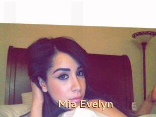 Mia_Evelyn