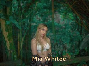 Mia_Whitee