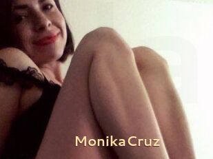 Monika_Cruz