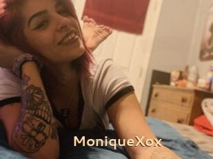 MoniqueXox