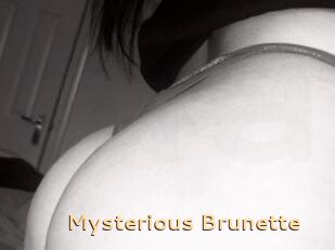 Mysterious_Brunette