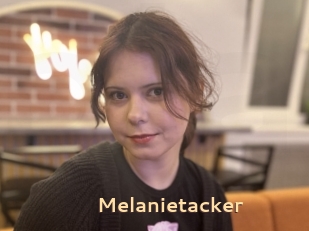 Melanietacker