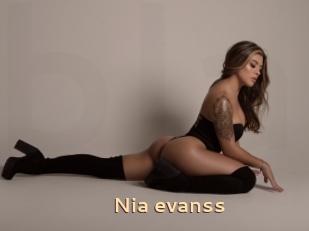 Nia_evanss